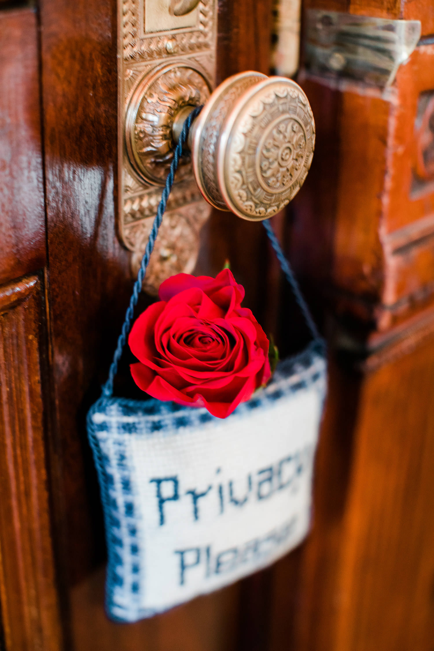 Privacy sign and rose at door knob, Wentworth Mansion