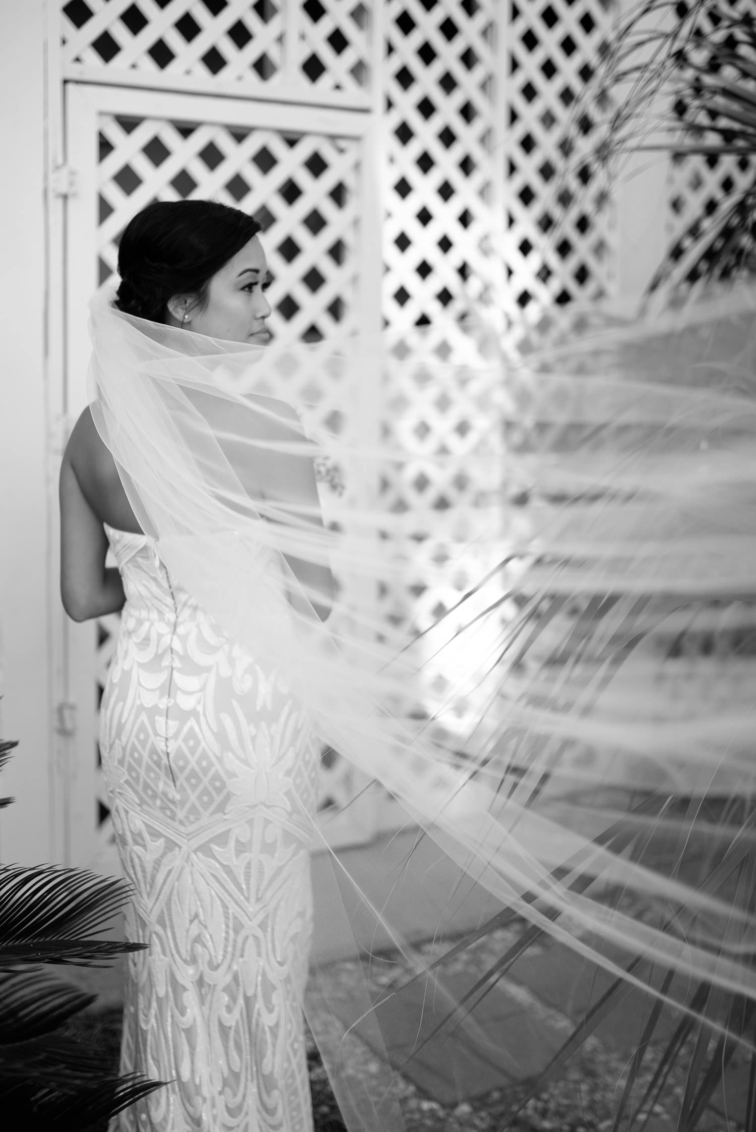 Flowing wedding veil