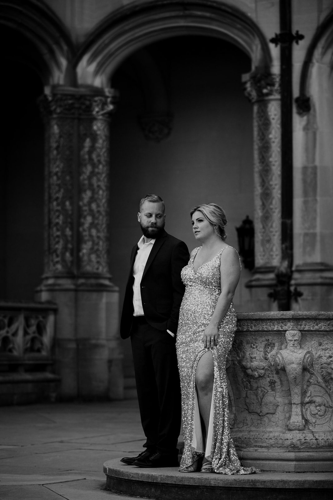 Black and white photo of couple at Biltmore Estate photo session