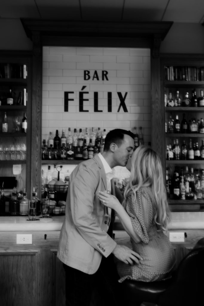 Couple kissing at Felix Cocktails et Cuisine