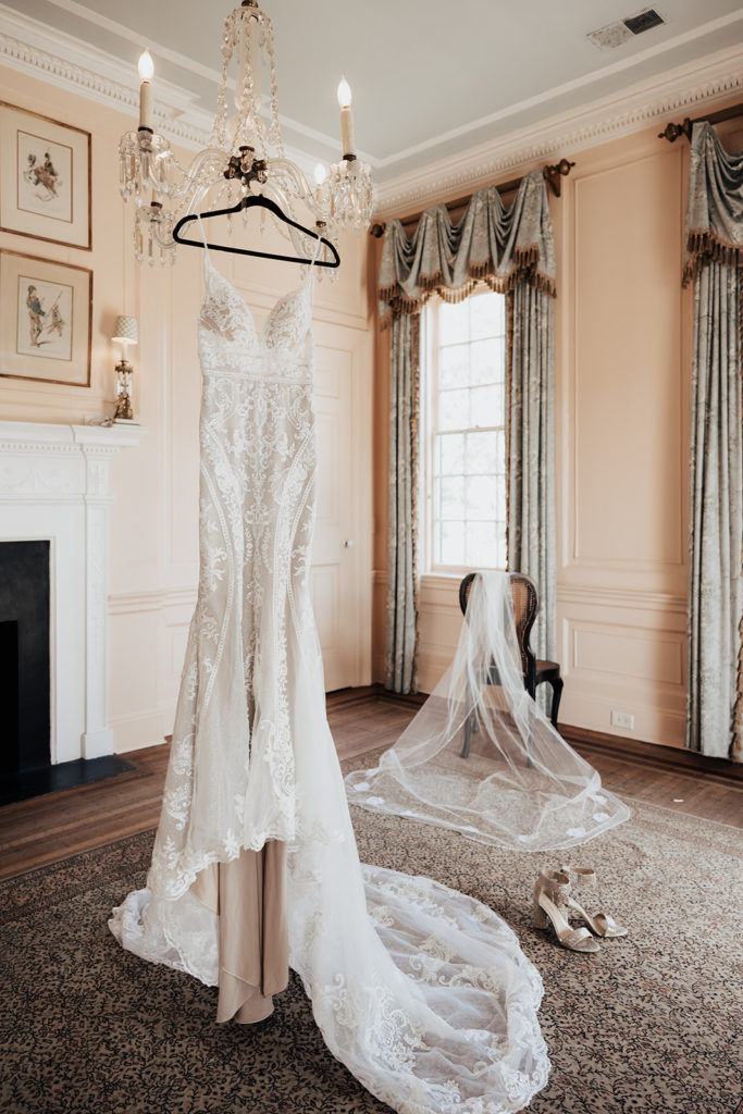 Showcasing the dress at your Lowndes Grove wedding