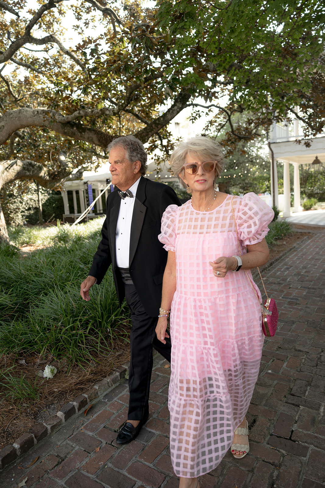 Guest arriving at William Aiken House for wedding day