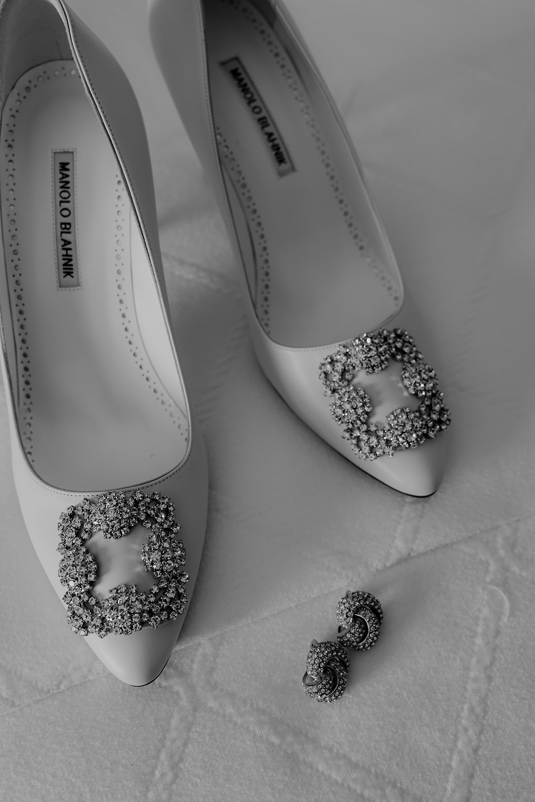 Bridal details in black and white for Hotel Bennett wedding